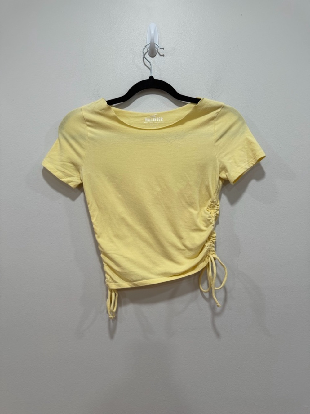 Hollister Yellow Ruched Baby Tee Side Tie Crop Top Soft Stretch Size S - Picture 2 of 7